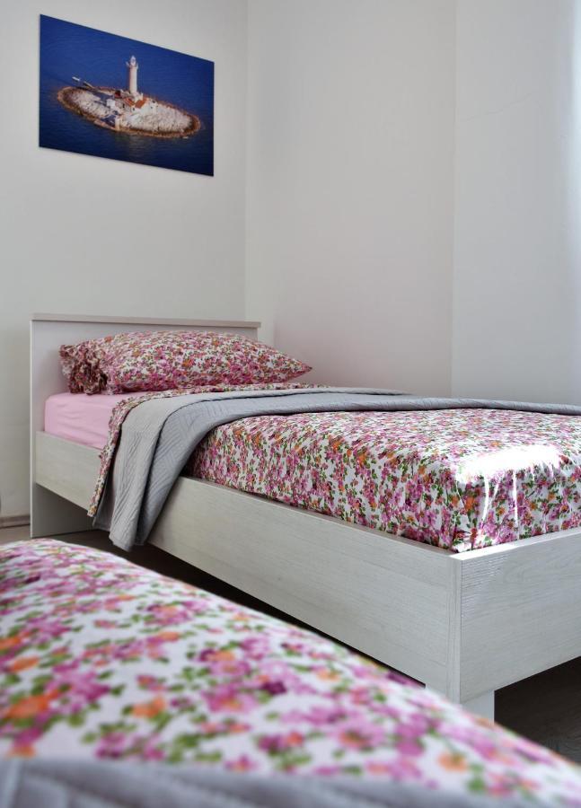 Apartment Meryl Mravince Ngoại thất bức ảnh